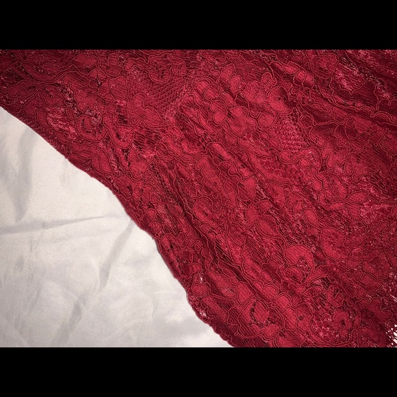 Lace dress - Picture 8 of 9